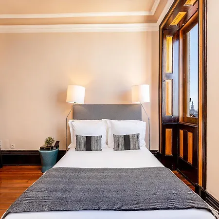 Cozy In With Modern Amenities Oporto