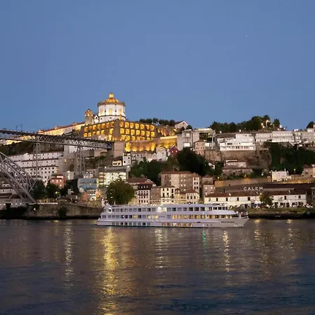 Cozy In With Modern Amenities 아파트 포르투